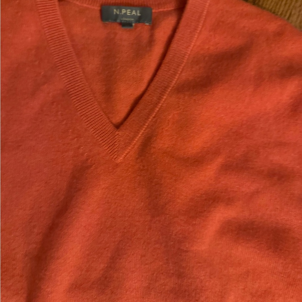 Men's V-Neck cashmere Sweater in orange